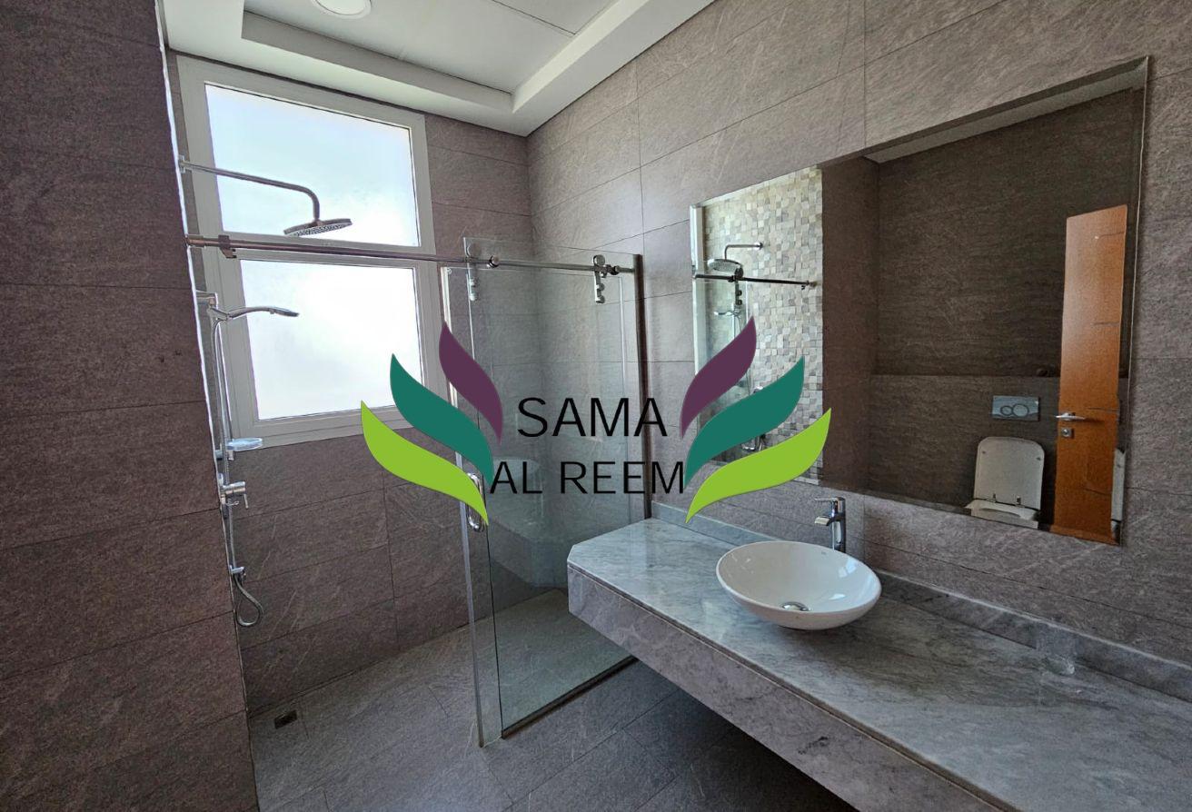 Independent | 5 Bed +Maid Villa +Driver | Garden photo 24