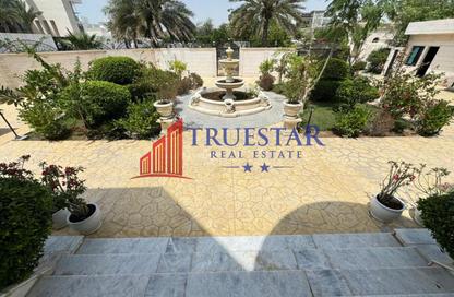Villa - 6 - 7 for rent in Al Manara - Dubai