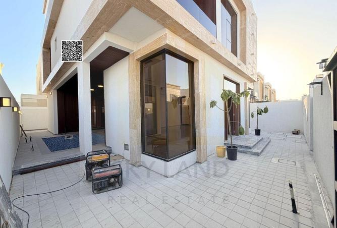 100404200 - Property Image 3