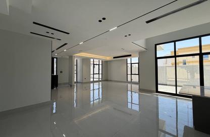 Villa - 4 Bedrooms - 5 Bathrooms for rent in Al Aweer 1 - Al Aweer - Dubai