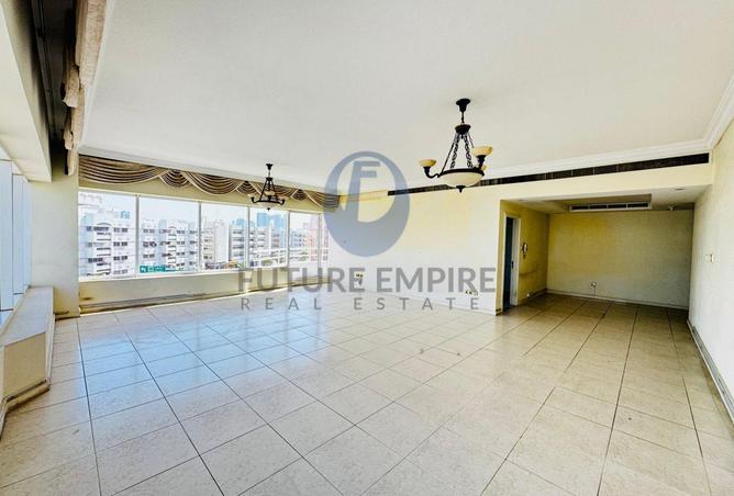 73118168 - Property Image 2