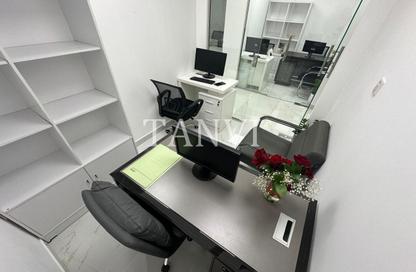 Office Space - Studio - 1 Bathroom for rent in Reem Residency - Al Karama - Dubai