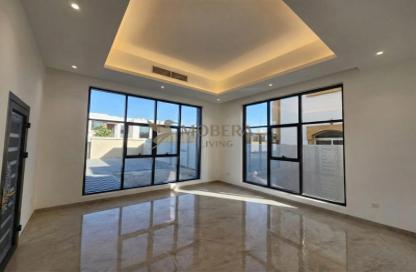 Villa - 4 Bedrooms - 5 Bathrooms for rent in Al Barsha South - Al Barsha - Dubai