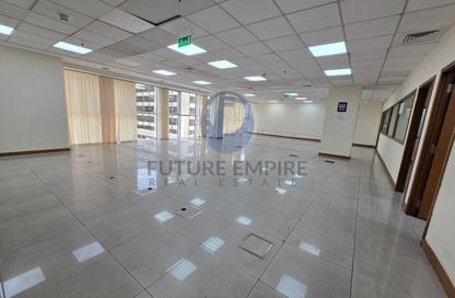 Office Space - Studio - 2 Bathrooms for rent in Golden Sands 20 - Al Mankhool - Bur Dubai - Dubai