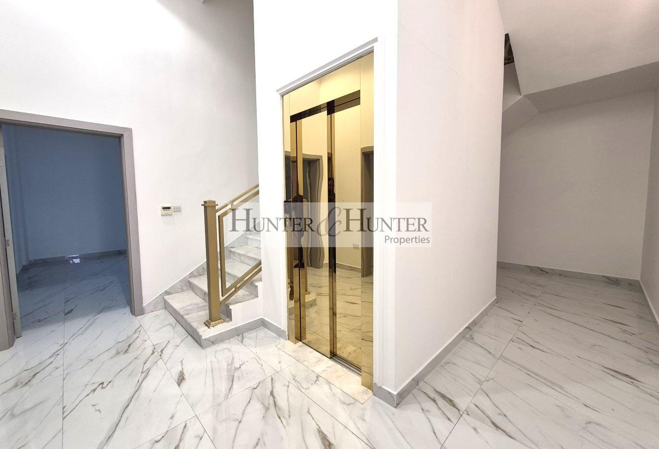 BRAND NEW | TV LOUNGE | LIVING ROOM | ALL ENSUITE photo 13