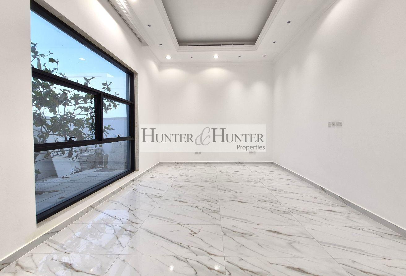 BRAND NEW | TV LOUNGE | LIVING ROOM | ALL ENSUITE photo 17