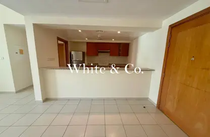 شقة - غرفة نوم - 1 حمام للايجار في الظفرة 4 - الظفرة - جرينز - دبي