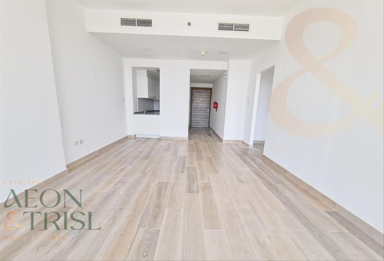 Ready To Move In | Gorgeous Views | Vacant photo 3