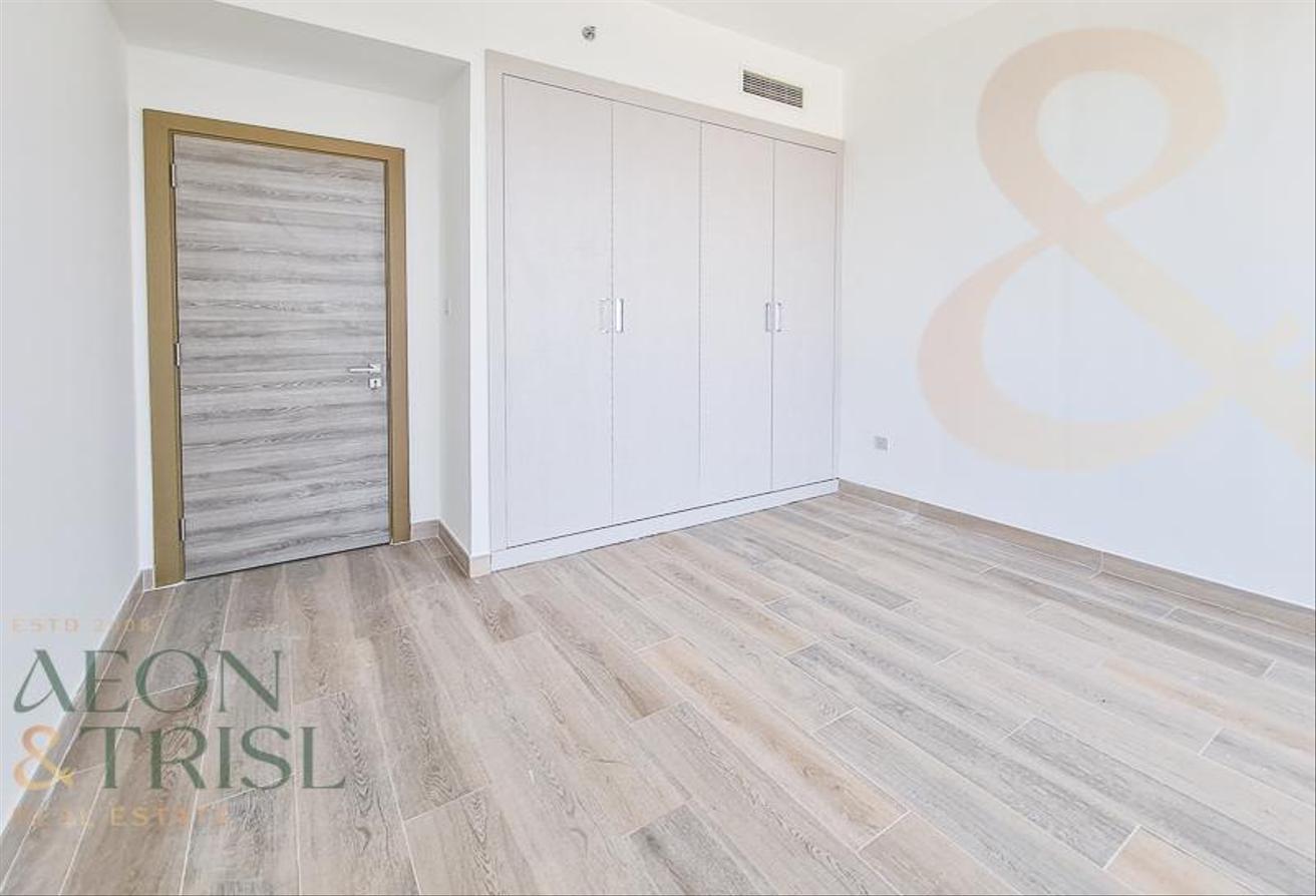 Ready To Move In | Gorgeous Views | Vacant photo 9