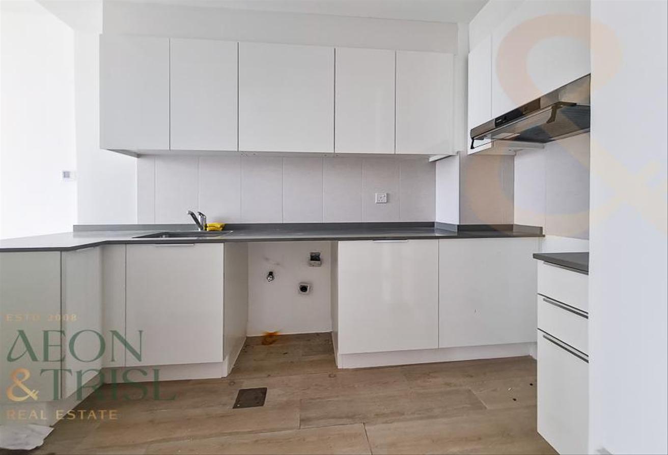 Ready To Move In | Gorgeous Views | Vacant photo 5