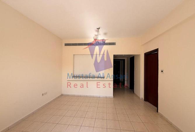 One Bedroom For Rent In Persia Near bus Stop photo 2