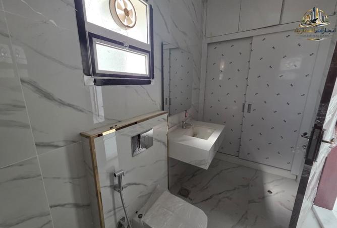 98253967 - Property Image 3