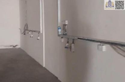 Warehouse - Studio - 1 Bathroom for rent in Old Industrial Area - Umm Al Quwain