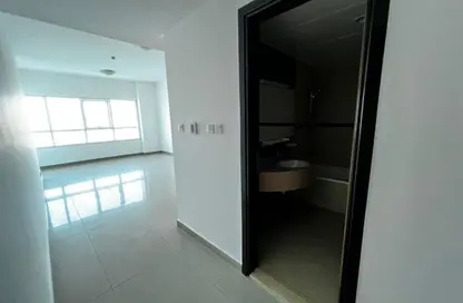 Apartment - 2 Bedrooms - 3 Bathrooms for rent in Al Mamzar Tower - Al Mamzar - Sharjah - Sharjah