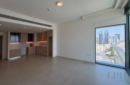 Apartment - 1 - 1 for sale in Golf Heights - The Views - Dubai