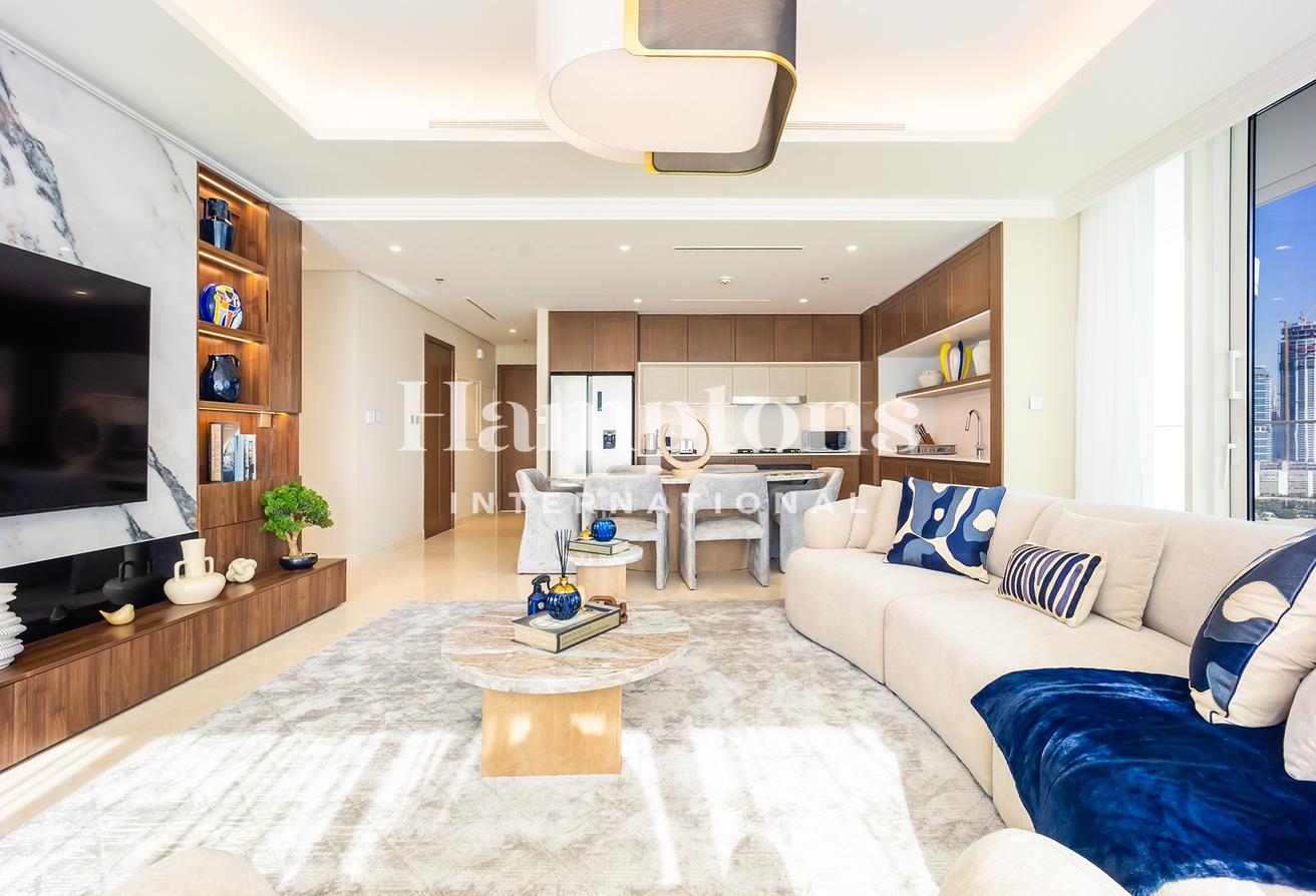 Fully Upgraded- Furnished | Dual Views | Bright photo 4
