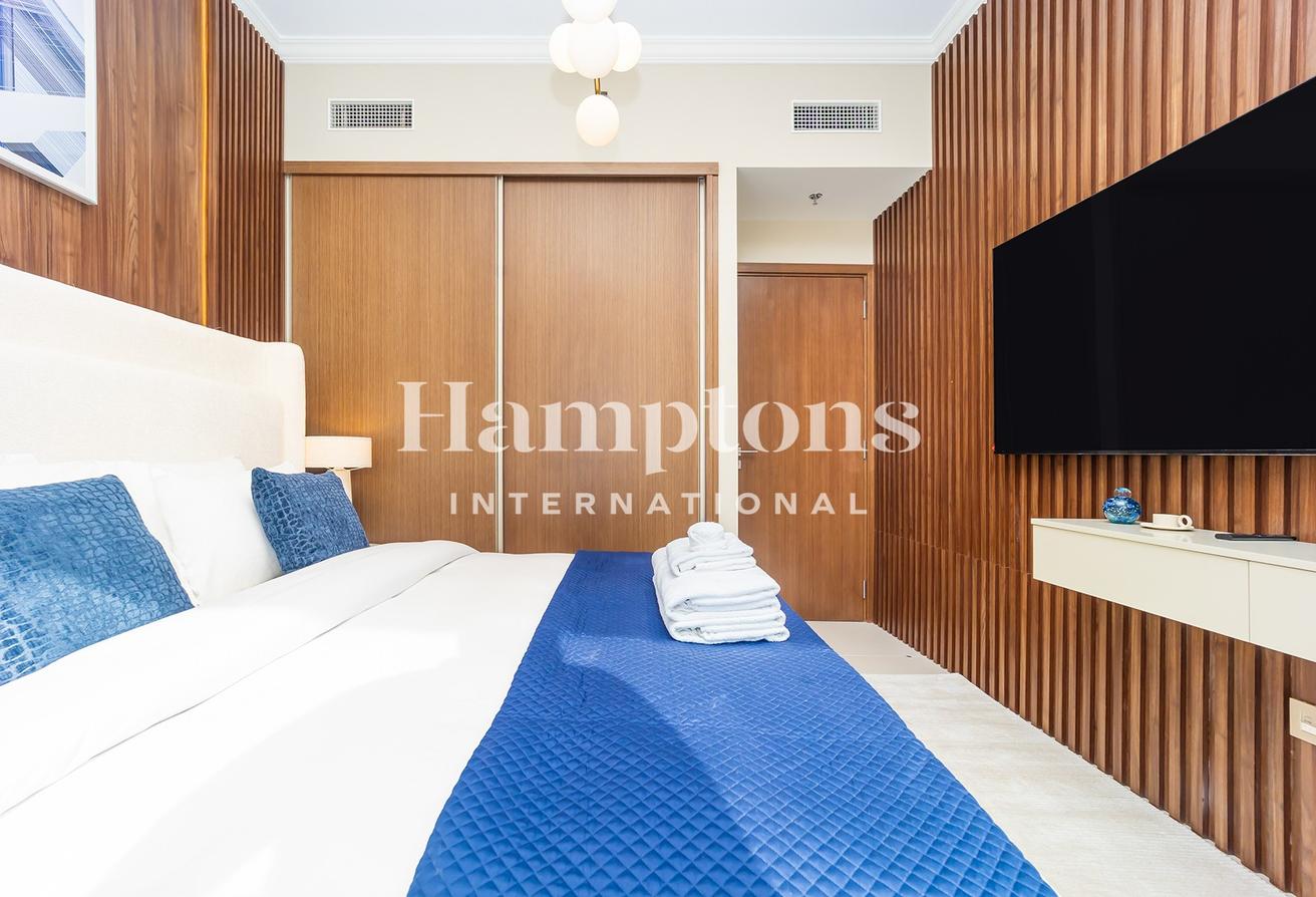 Fully Upgraded- Furnished | Dual Views | Bright photo 20