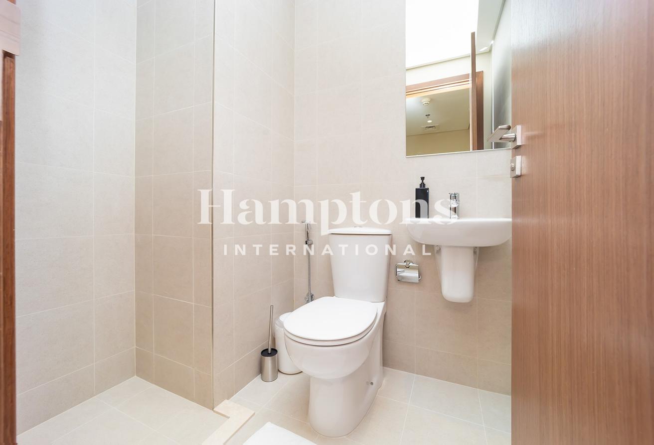 Fully Upgraded- Furnished | Dual Views | Bright photo 25