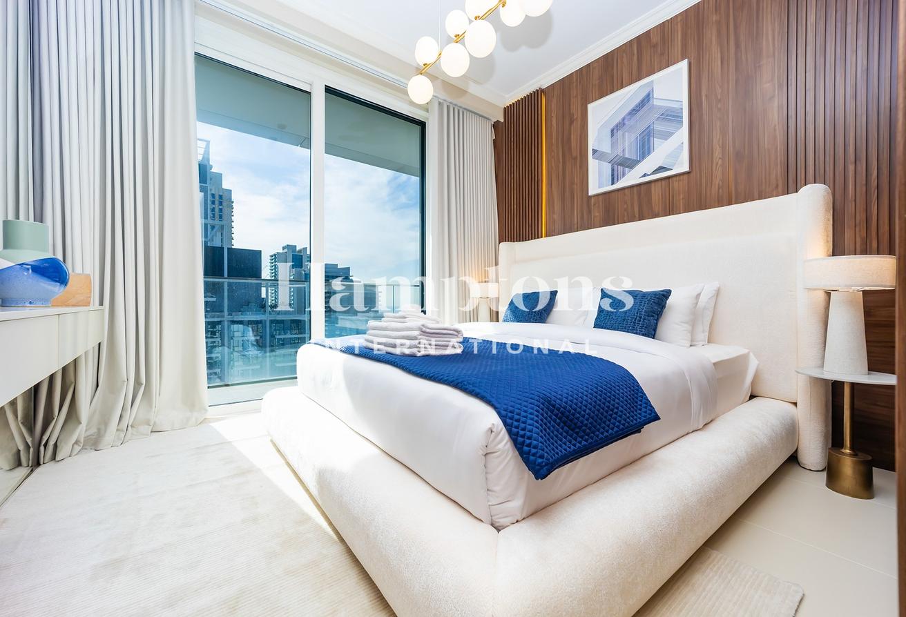 Fully Upgraded- Furnished | Dual Views | Bright photo 18