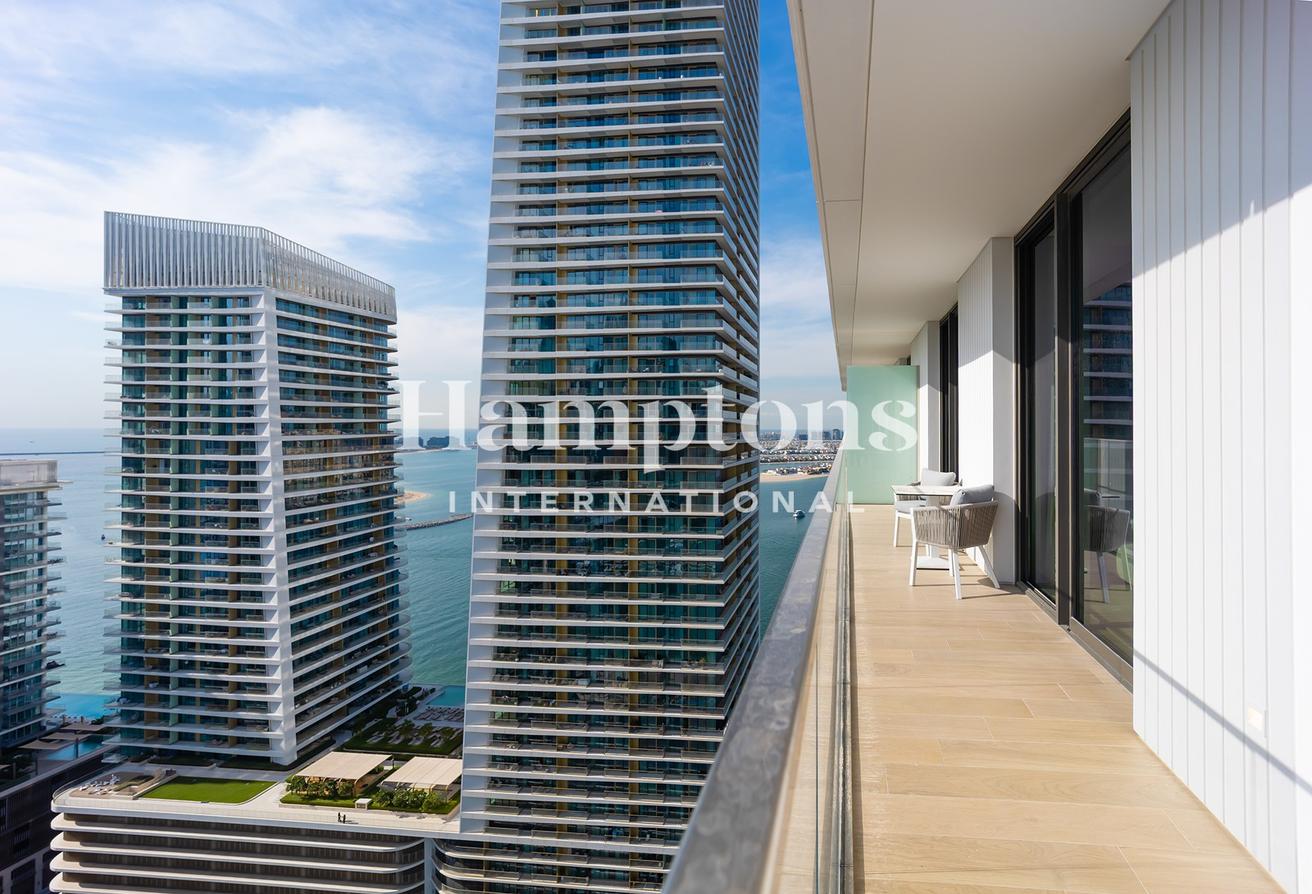 Fully Upgraded- Furnished | Dual Views | Bright photo 9