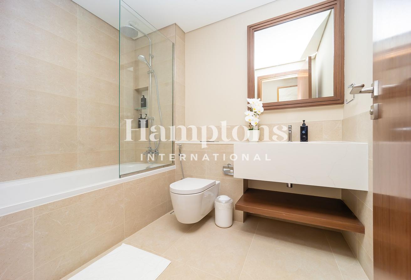 Fully Upgraded- Furnished | Dual Views | Bright photo 22