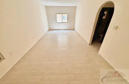 Apartment - 2 Bedrooms - 3 Bathrooms for rent in Muwailih Building - Muwaileh - Sharjah