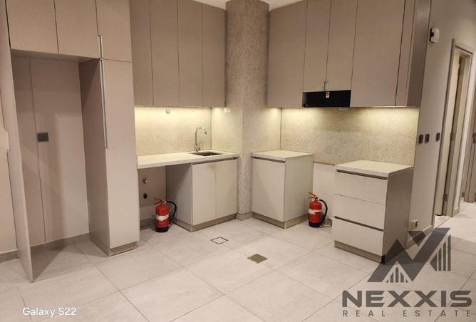 Well Maintained | Prime Location | Back to Back photo 2