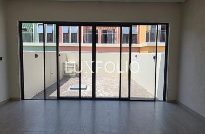 Townhouse - 4 - 3 for rent in Portofino - Damac Lagoons - Dubai