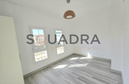 فيلا - 2 غرف نوم - 3 حمامات للايجار في الينابيع 15 - الينابيع - دبي