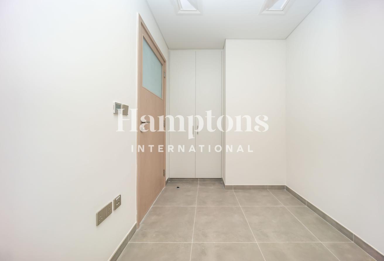 High Floor | Best Layout | Multiple Options photo 27