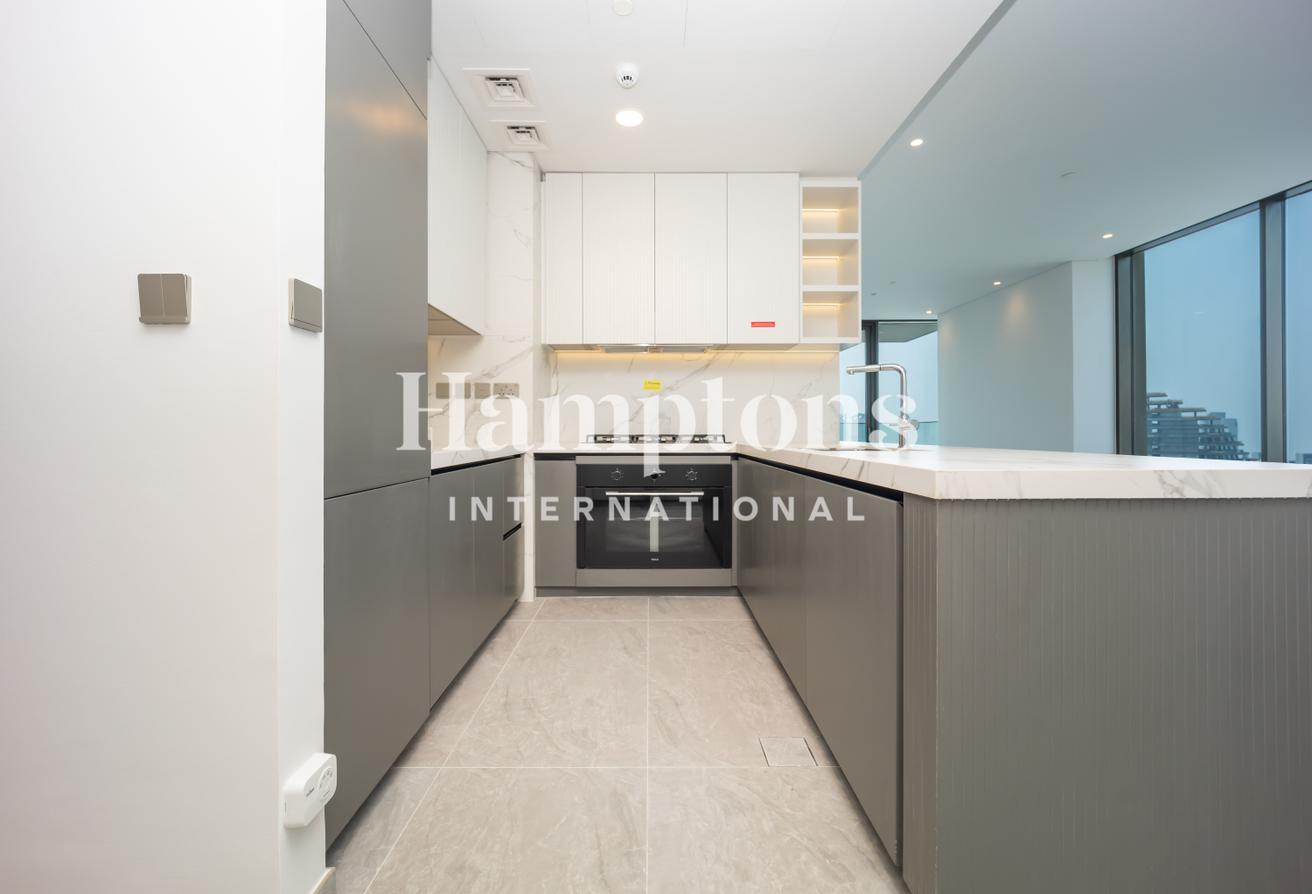 High Floor | Best Layout | Multiple Options photo 6