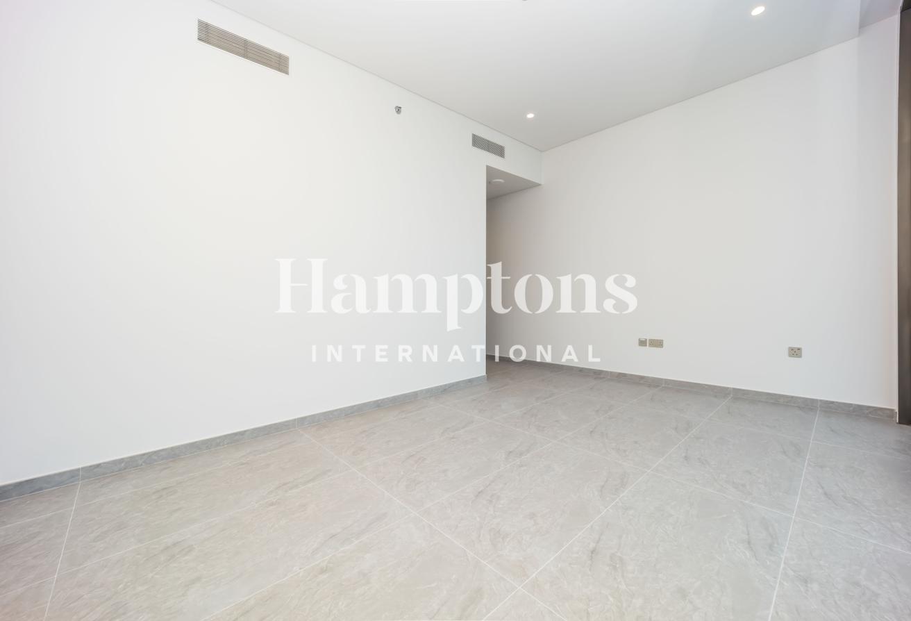 High Floor | Best Layout | Multiple Options photo 13