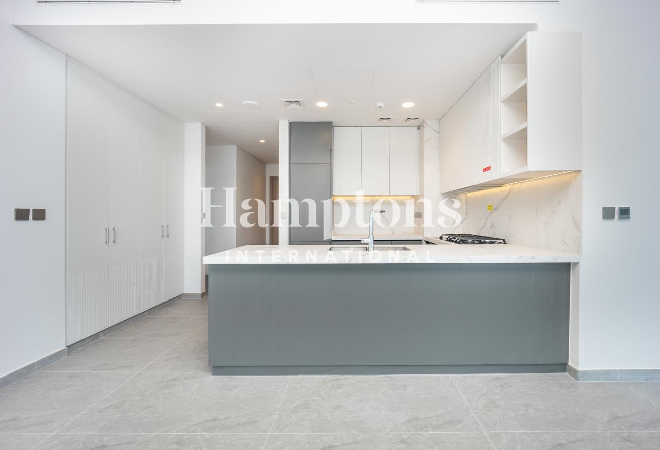 High Floor | Best Layout | Multiple Options photo 7