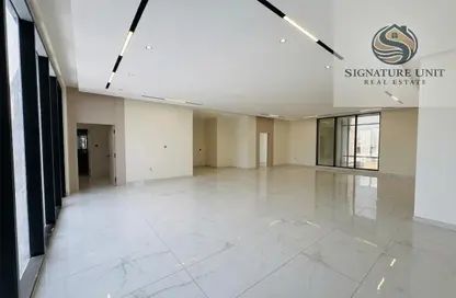 Villa - 5 Bedrooms for rent in Al Aweer 1 - Al Aweer - Dubai