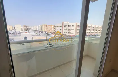 شقة - 2 غرف نوم - 2 حمامات للايجار في ألفه - تجارية مويلح - الشارقة