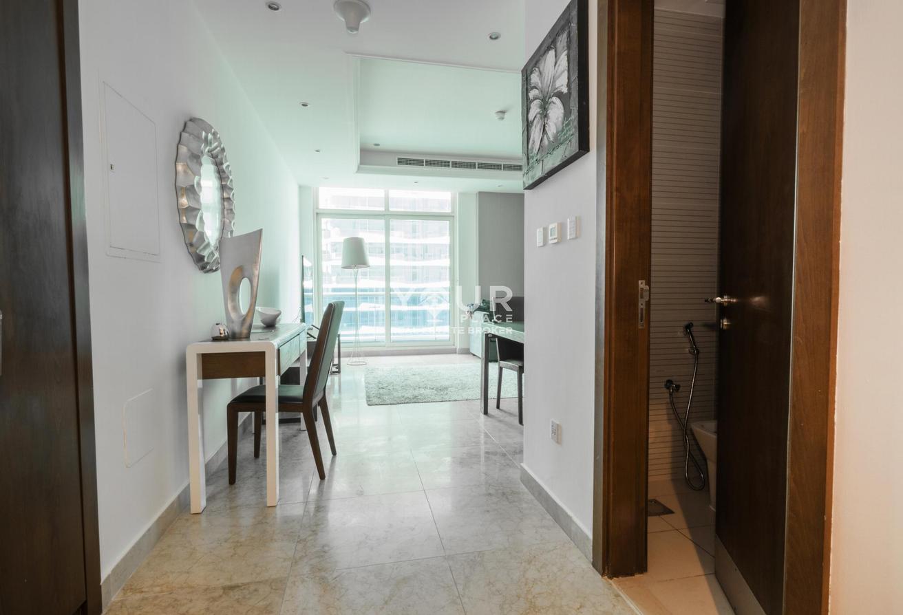 Chiller Free | Fully-Furnished | Canal View photo 2