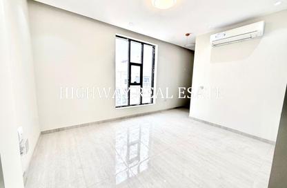 Villa - 4 - 6 for rent in Al Hooshi Villas - Hoshi - Al Badie - Sharjah