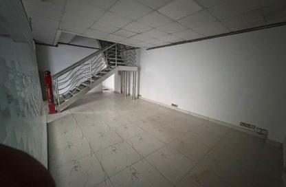 عمارة بالكامل - استوديو - 4 حمامات للايجار في المنطقة الصناعية رقم 6 - المنطقة الصناعية بالشارقة - الشارقة