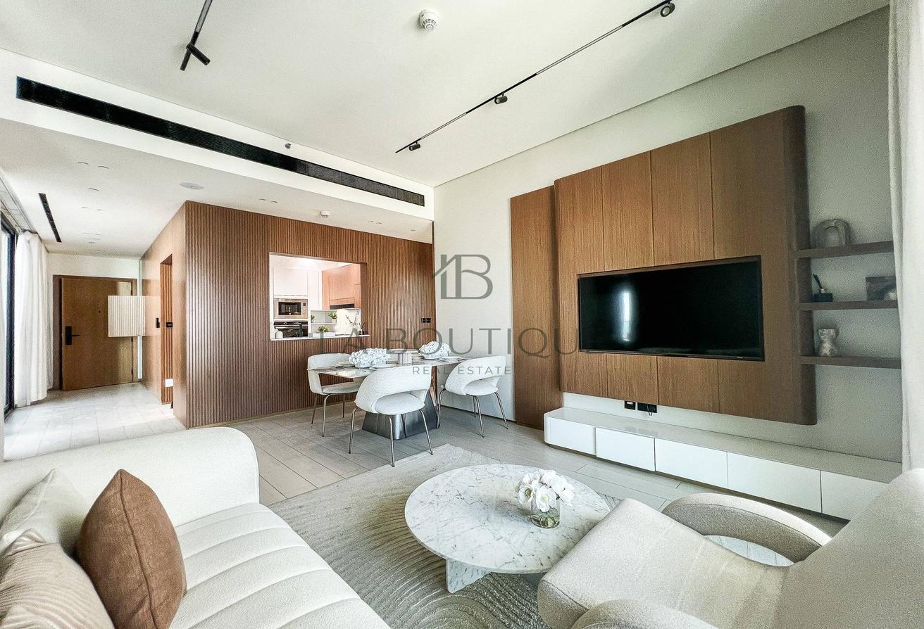 Top Floor | Exclusive | Fully Furnished photo 3