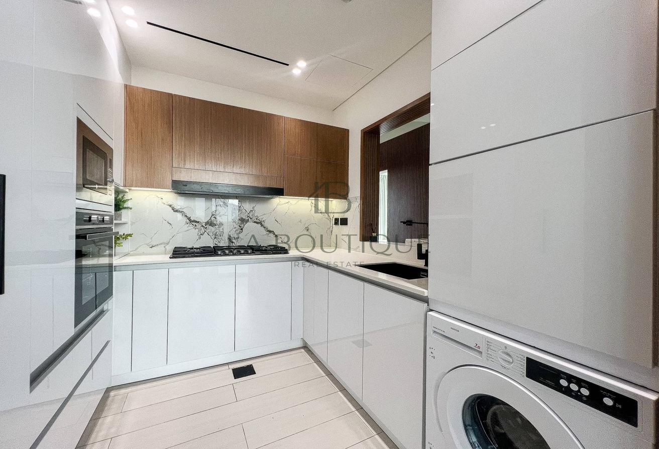 Top Floor | Exclusive | Fully Furnished photo 4