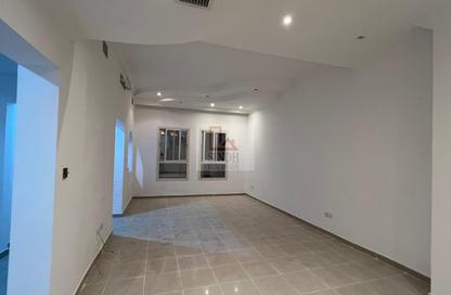 Townhouse - 4 Bedrooms - 4 Bathrooms for rent in Al Sahel Tower 2 - Al Sahel Towers - Corniche Road - Abu Dhabi
