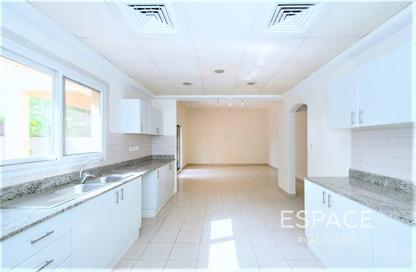 Villa - 4 - 3 for sale in Meadows 9 - Meadows - Dubai