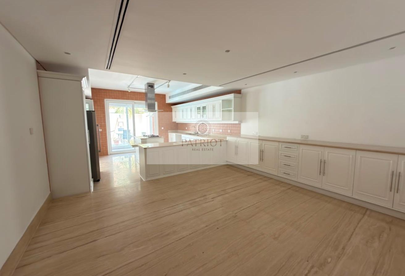 Luxury 5BR Villa | Private Pool & Garden | Al Safa photo 11