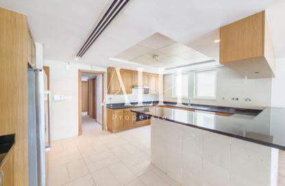 Villa - 4 Bedrooms - 5 Bathrooms for rent in Regional Large - Regional - Jumeirah Park - Dubai
