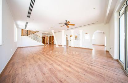 Villa - 4 Bedrooms - 5 Bathrooms for rent in Regional Large - Regional - Jumeirah Park - Dubai