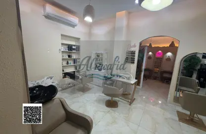 متجر - 2 غرف نوم - 1 حمام للايجار في مبنى جيباس 5 - البستان - عجمان