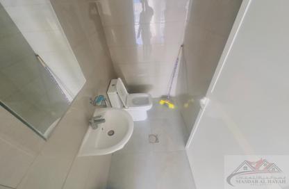 Shop - Studio - 1 Bathroom for rent in Muwaileh 29 Building - Muwaileh - Sharjah