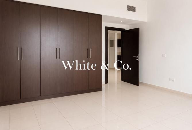 Unfurnished | High Floor | Vacant Soon photo 3