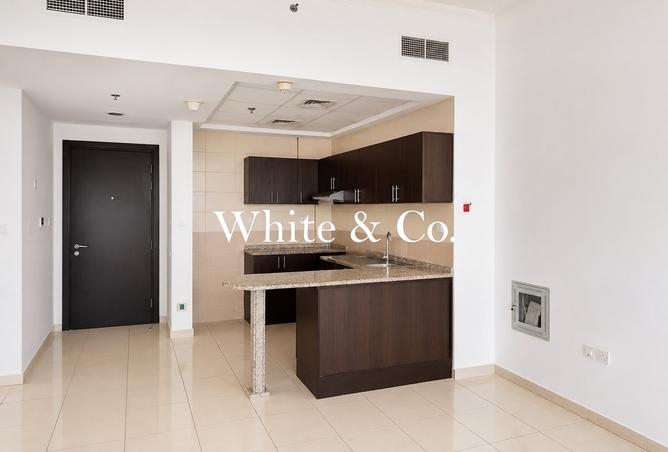 Unfurnished | High Floor | Vacant Soon photo 2