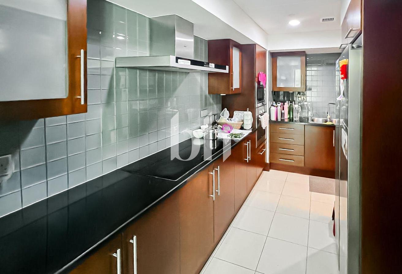 Spacious Duplex 2BR | Unfurnished | Frame View photo 12